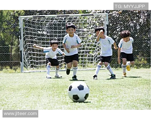 十一号球星在足球队中的重要作用与影响力解析 十一号球星在足球队中的重要作用与影响力解析