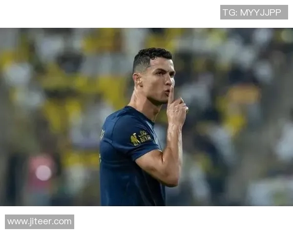 足球明星标志性手势大揭秘 了解每个动作背后的独特意义与故事